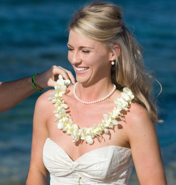 No matter what your style, we can create something especially for you. Wedding Lei? No problem!